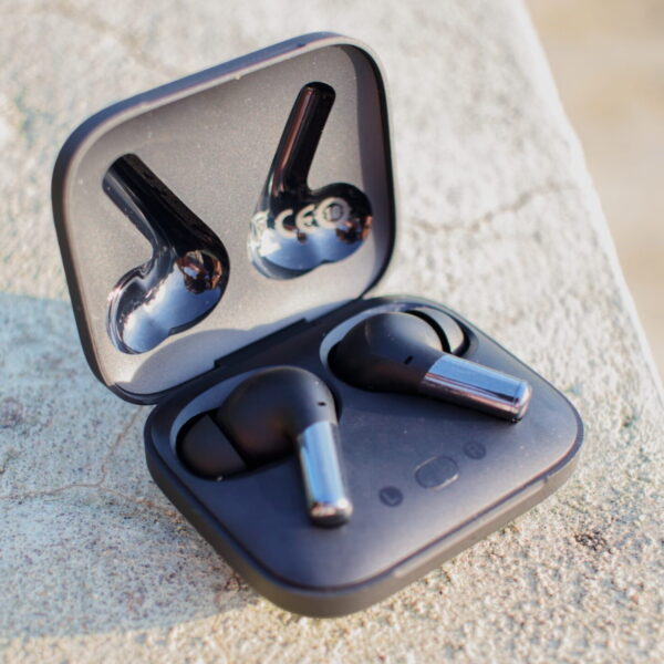 One Plus Wireless Ear Buds Pro - Image 3