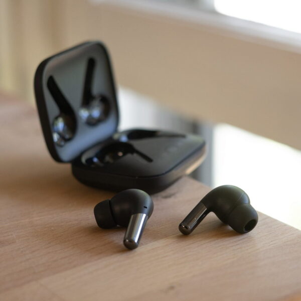 One Plus Wireless Ear Buds Pro - Image 4