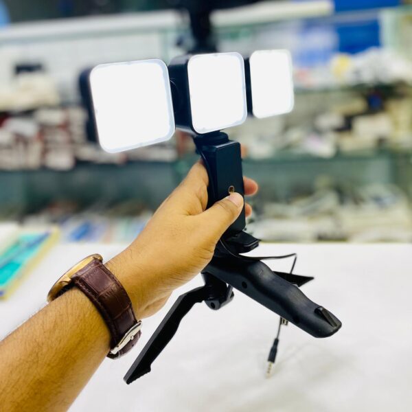 AY-49 Vlogging Kit with 3 Focus Lights & Mic. - Image 4